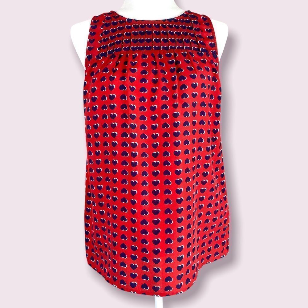 Kenar Sleeveless Heart Graphic Blouse
